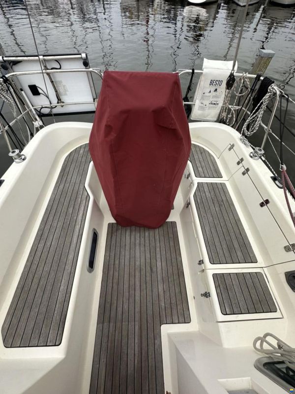 Moody Eclipse 33