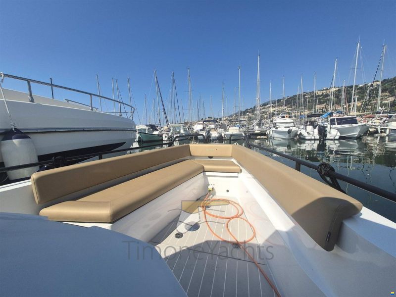 Axopar 28 Cabin
