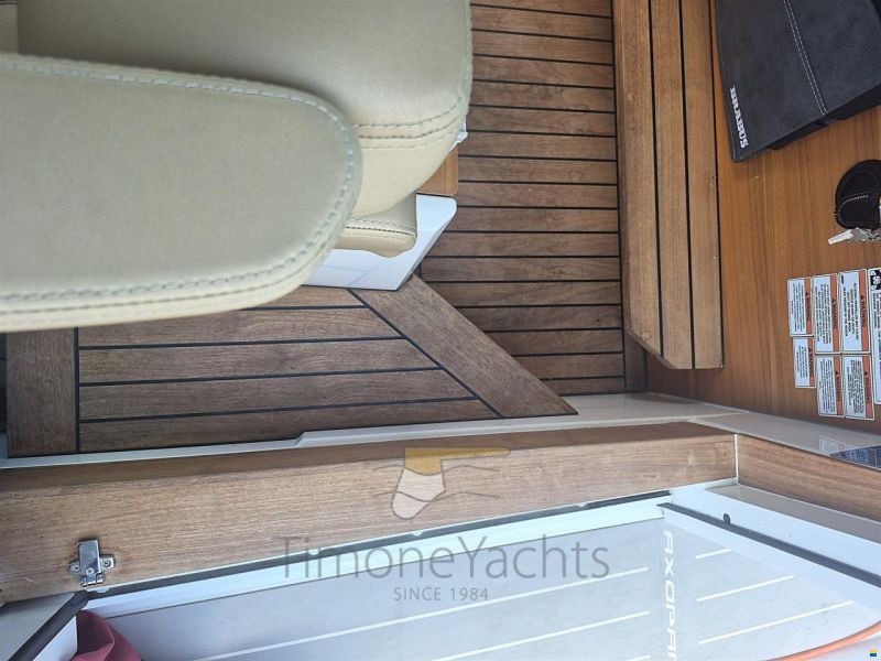 Axopar 28 Cabin