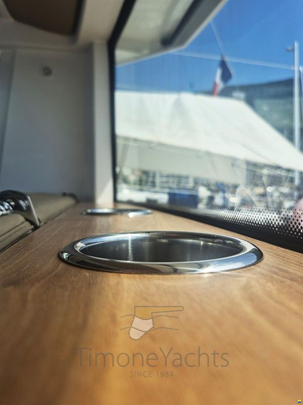 Axopar 28 Cabin