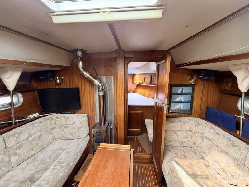 Bavaria 350 Lagoon