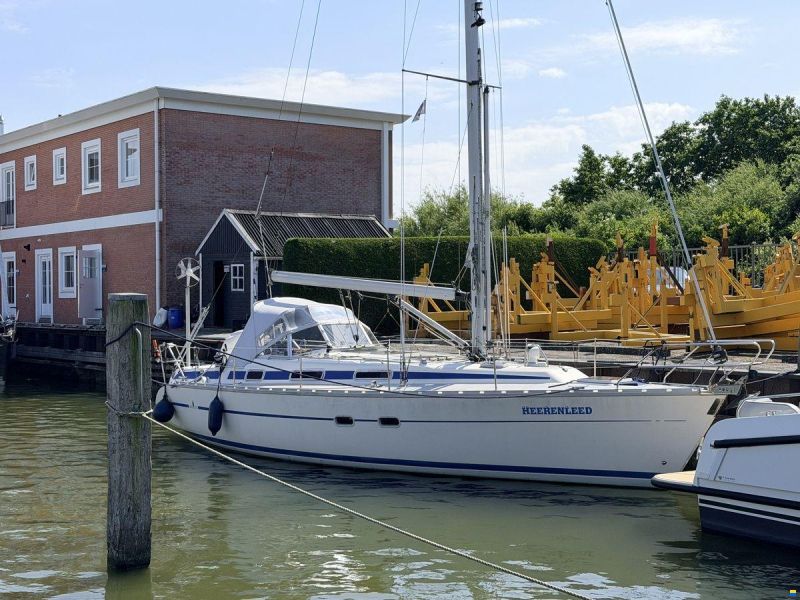 Bavaria 350 Lagoon