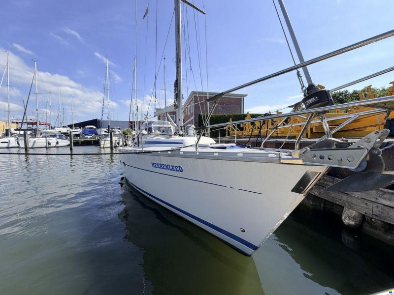Bavaria 350 Lagoon