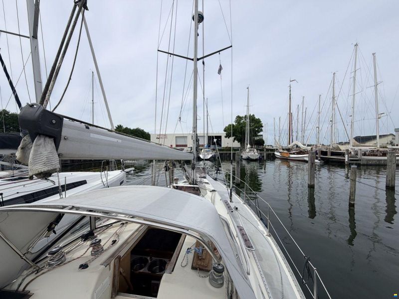 Bavaria 350 Lagoon