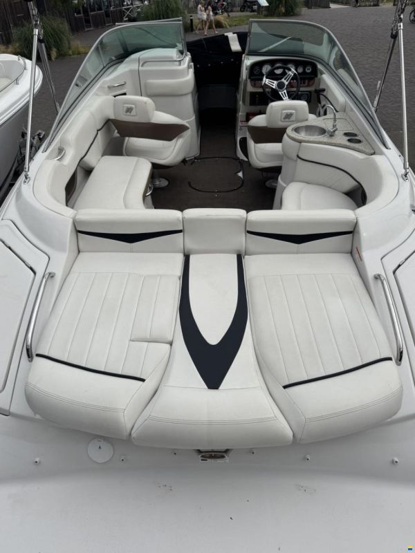 Four Winns H240