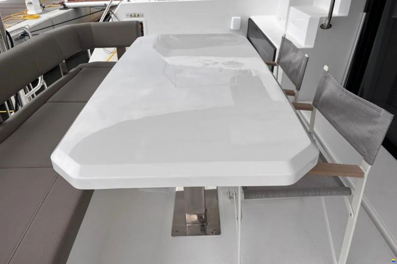 Leopard 40 Powercat