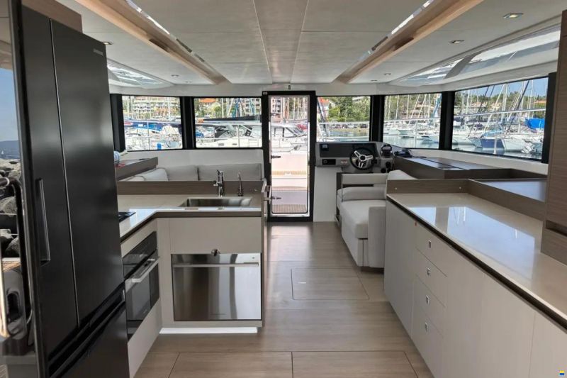 Leopard 46 Powercat