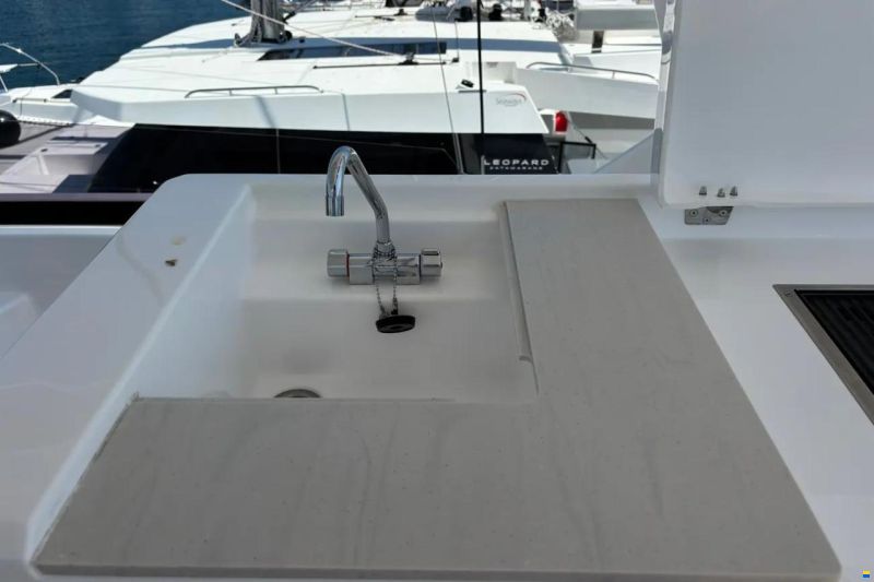 Leopard 46 Powercat