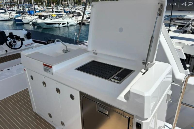 Leopard 46 Powercat