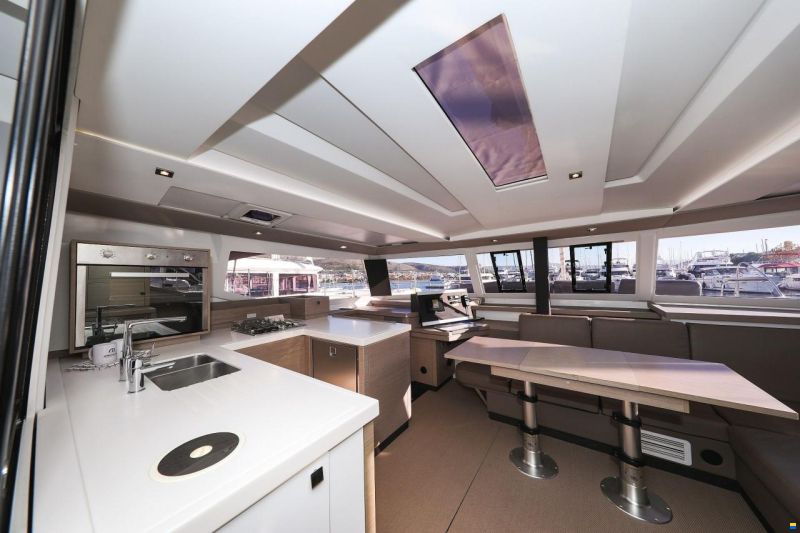 Fountaine Pajot Astrea 42