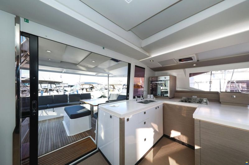Fountaine Pajot Astrea 42