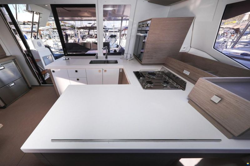 Fountaine Pajot Astrea 42