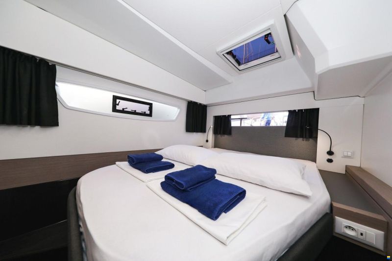 Fountaine Pajot Astrea 42