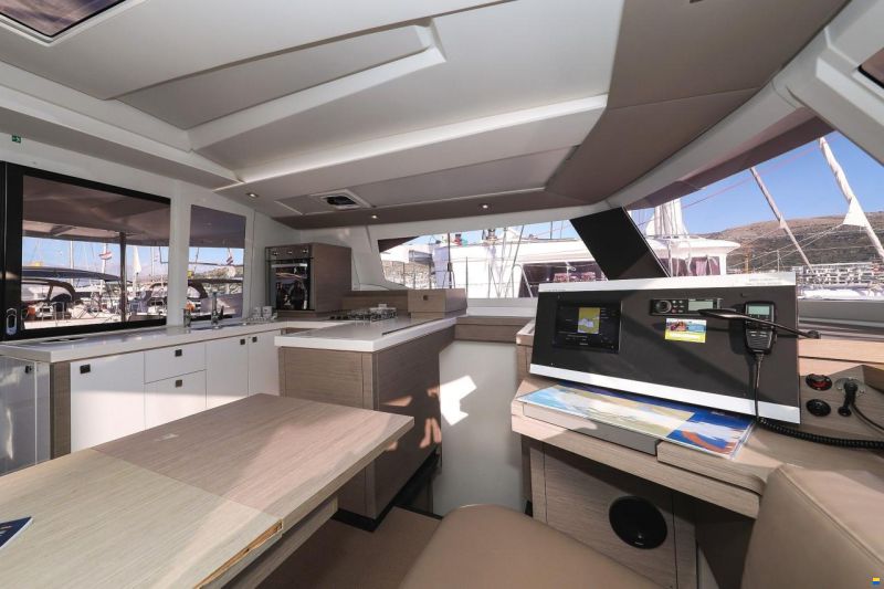 Fountaine Pajot Astrea 42