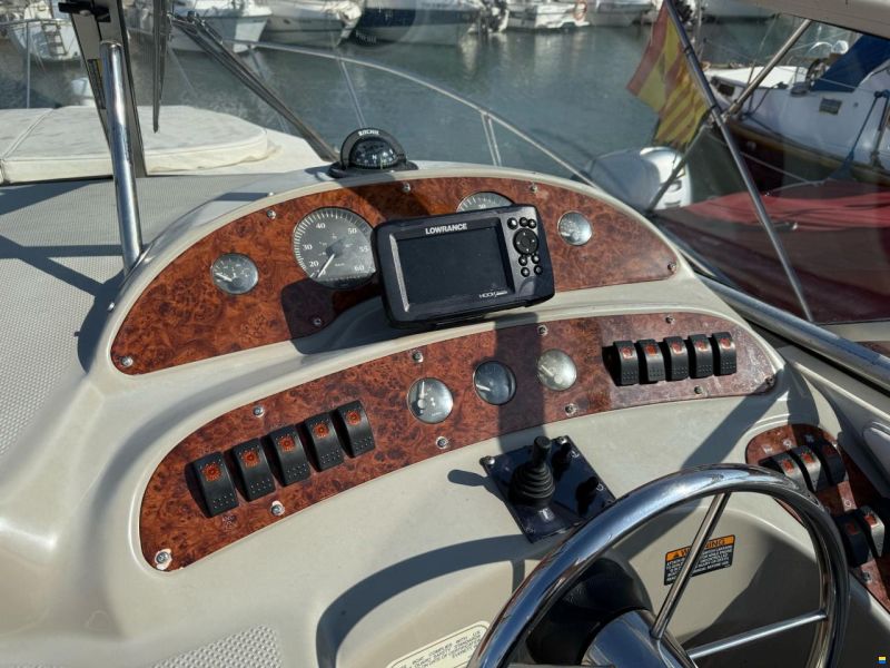 Maxum 2700 SCR
