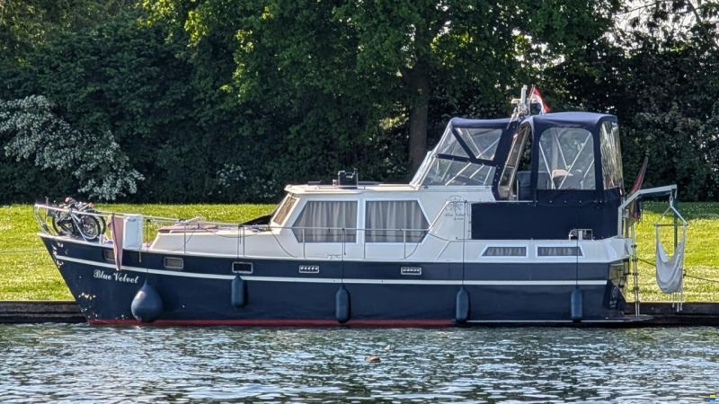 P. Valk Riant Kruiser