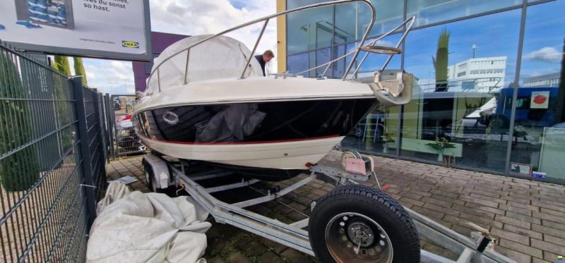 Bayliner Avanti 7