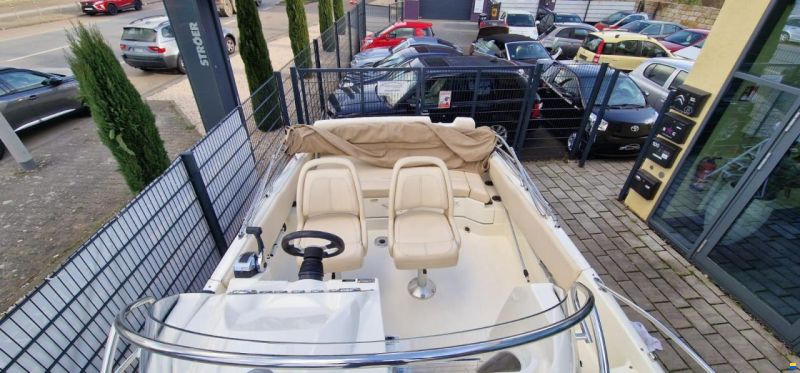 Bayliner Avanti 7