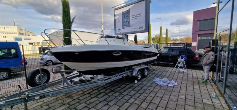 Bayliner Avanti 7