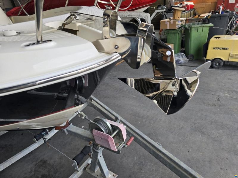 Bayliner Avanti 7