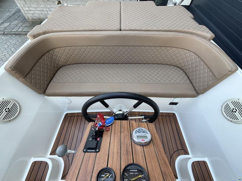 Maxima 600 Tender