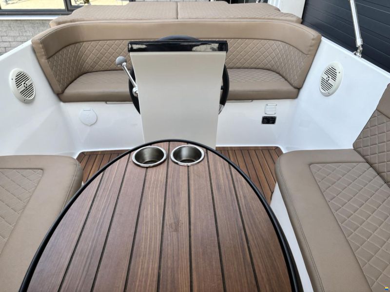 Maxima 600 Tender