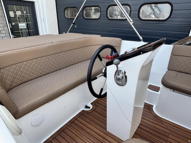 Maxima 600 Tender