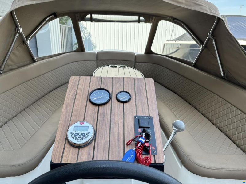 Maxima 600 Tender