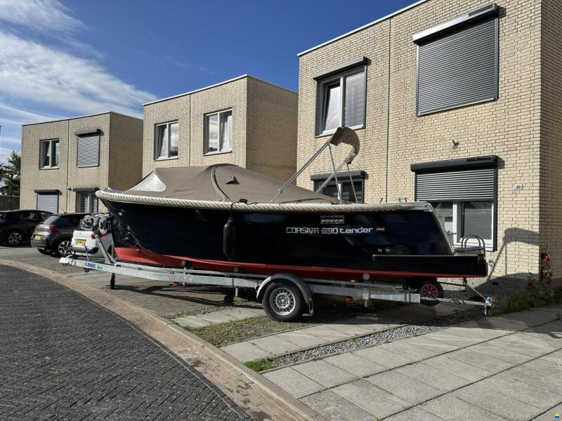 Corsiva Tender 690