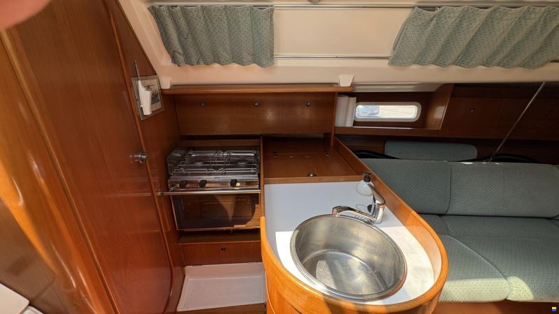 Beneteau Oceanis 300