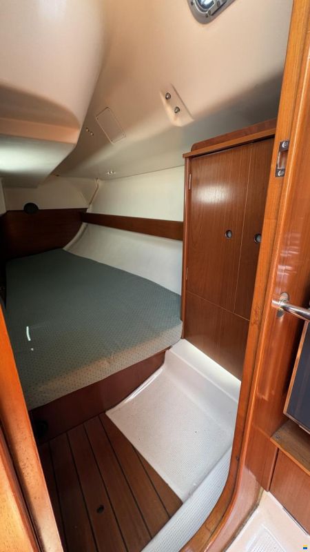 Beneteau Oceanis 300