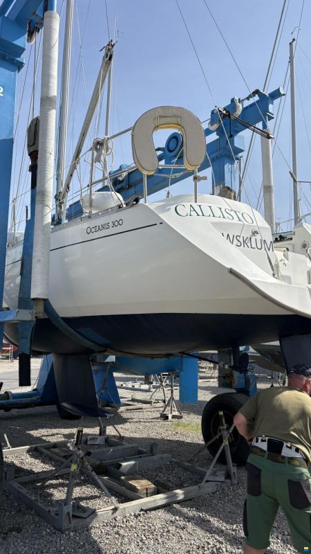 Beneteau Oceanis 300