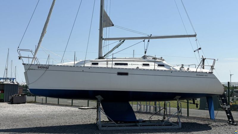 Beneteau Oceanis 300
