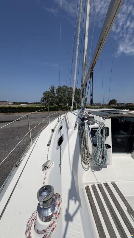 Beneteau Oceanis 300