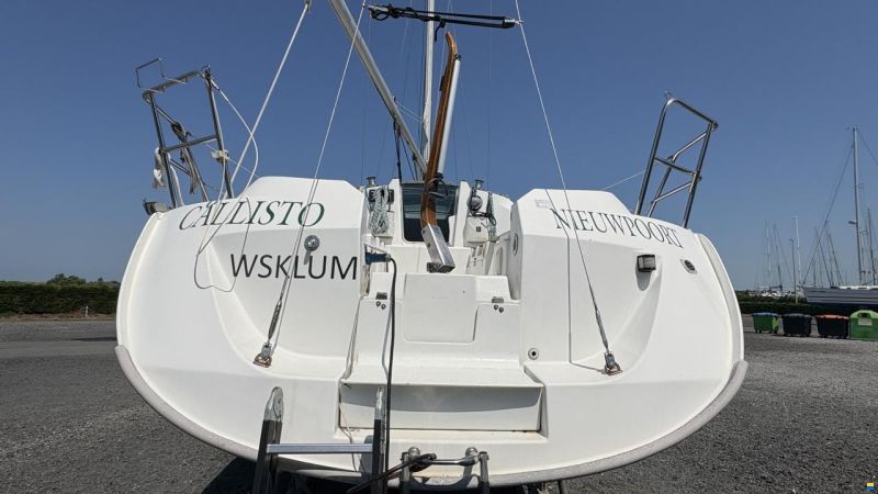 Beneteau Oceanis 300