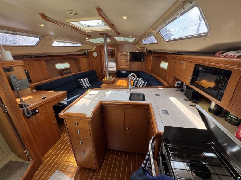 Hunter Marine 356