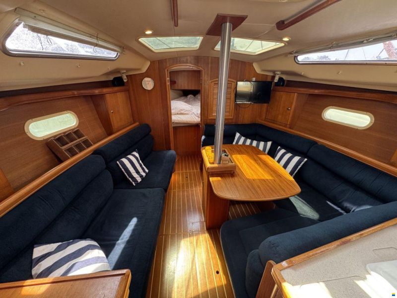 Hunter Marine 356
