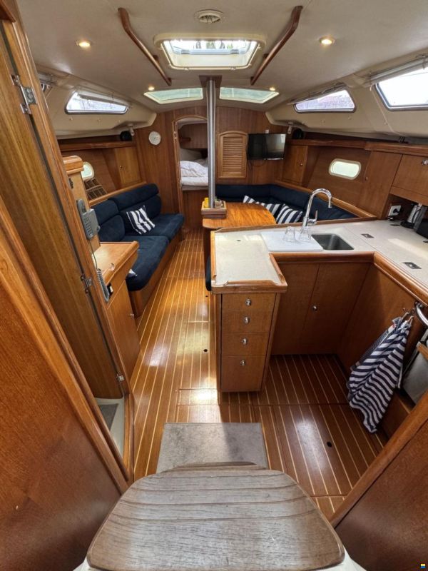 Hunter Marine 356