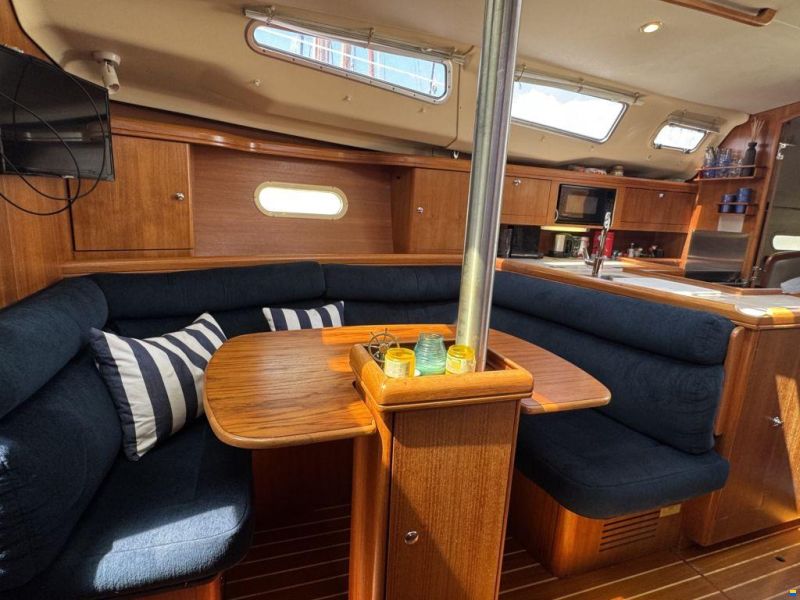 Hunter Marine 356