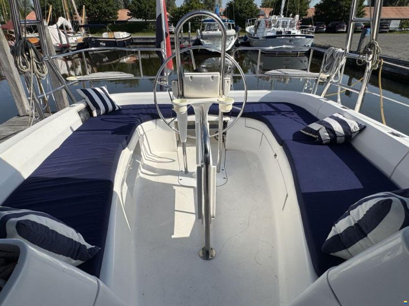 Hunter Marine 356