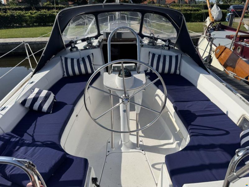 Hunter Marine 356