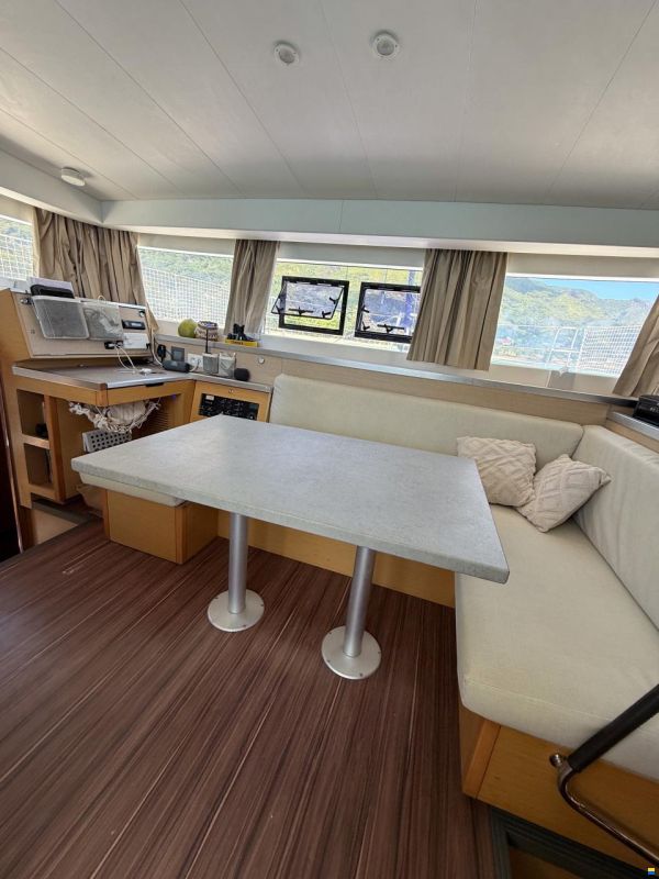 Lagoon 39