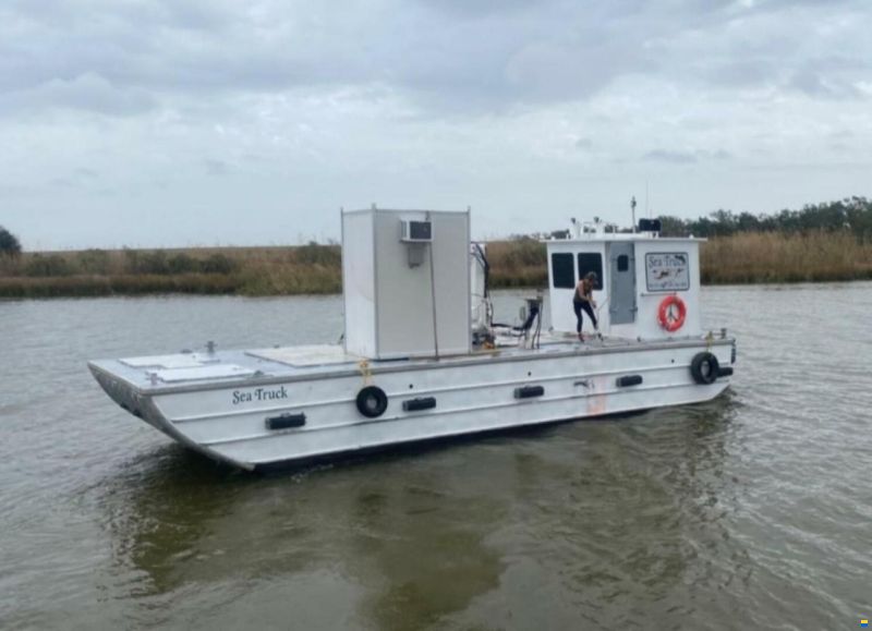 40 Aluminum Barge