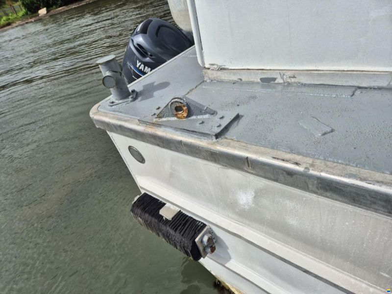 40 Aluminum Barge