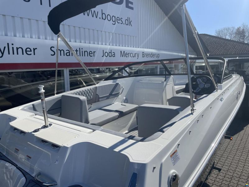 Byliner VR4 Bowrider med F115 ProXS Merc