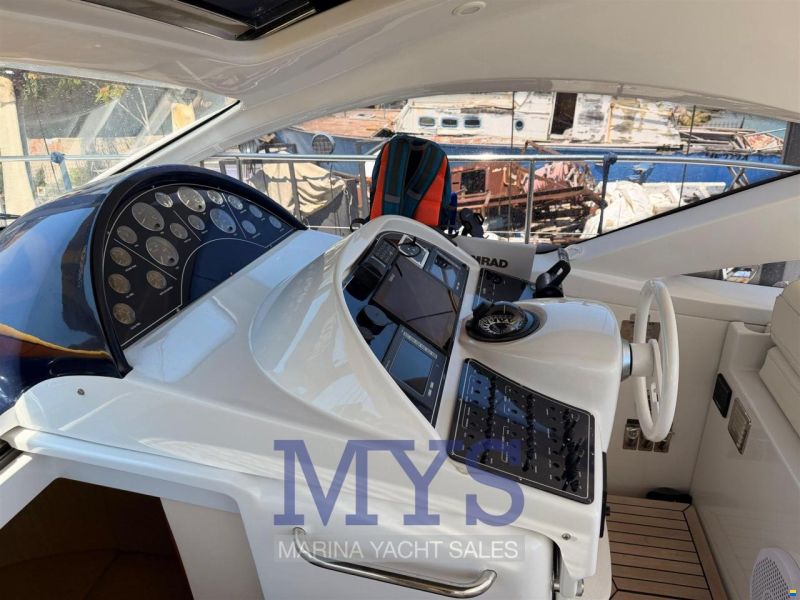 Pershing 43