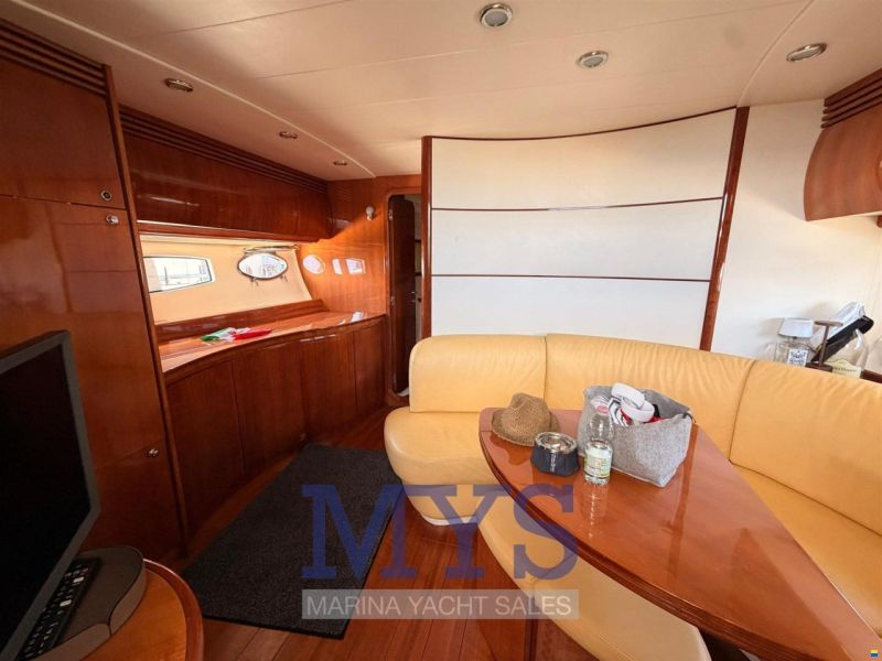 Pershing 43