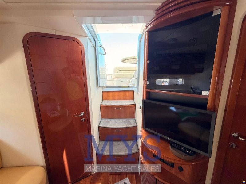 Pershing 43
