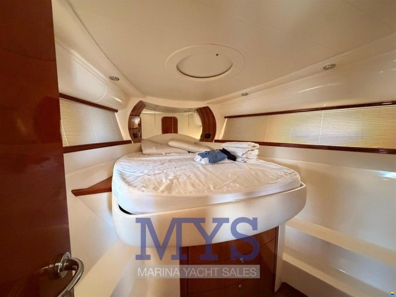 Pershing 43