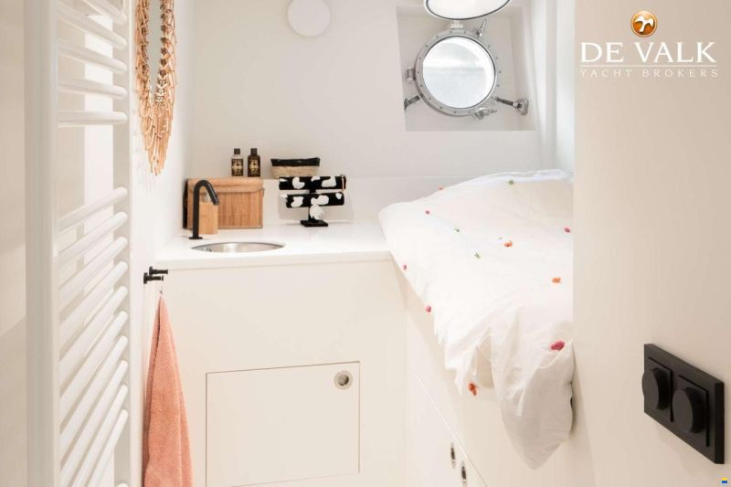 Live aboard MY With berth in Amsterdam